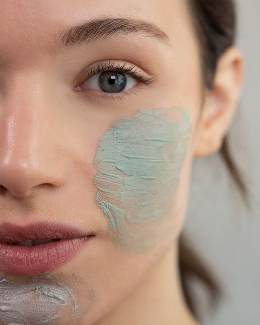 Fettige Haut und Pickel: Welche natürliche, hautfreundliche Maske mattiert die Haut und reduziert überschüssigen Talg?